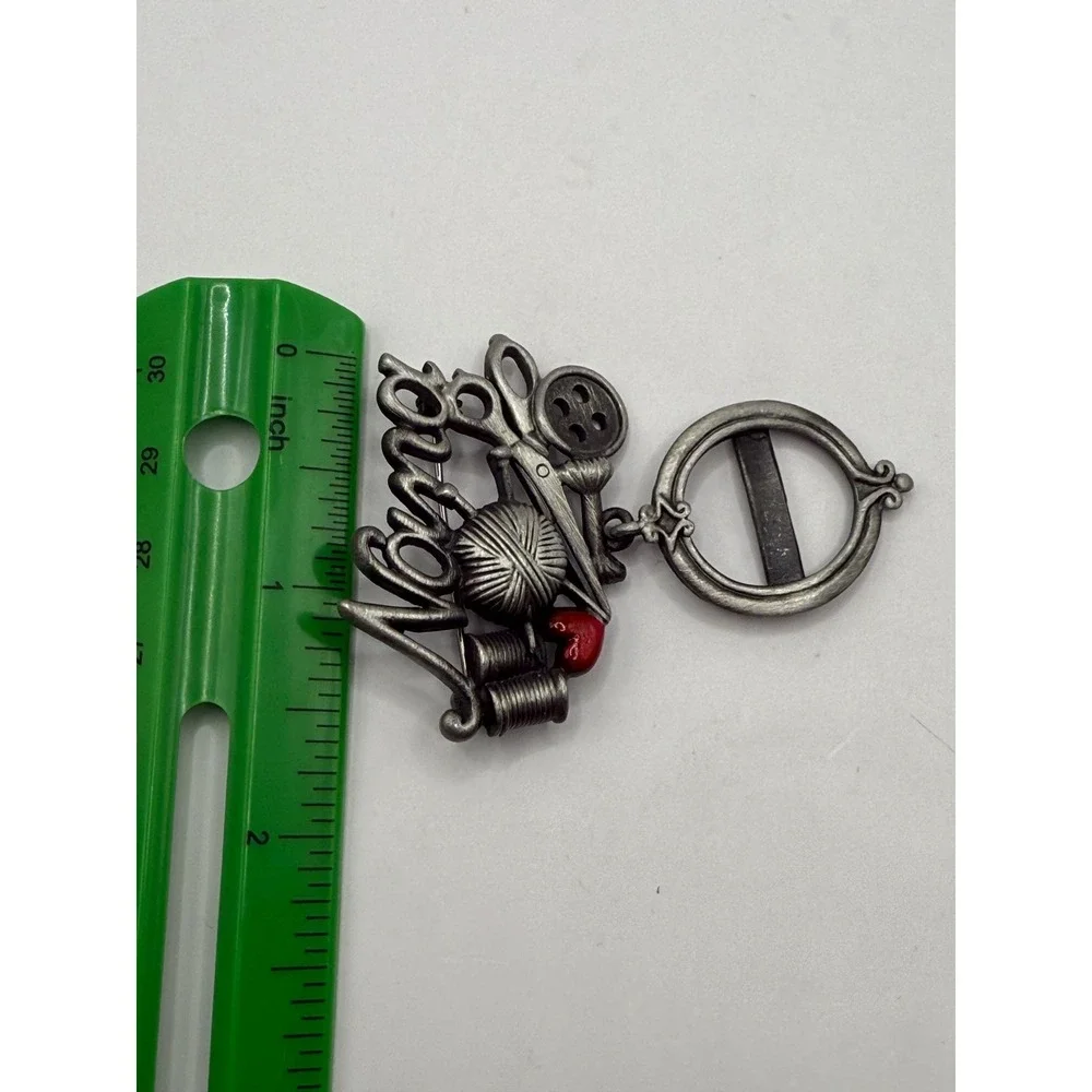 Vintage Nana‎ Sewing Brooch Silver Tone – Sentimental Novelty Pin